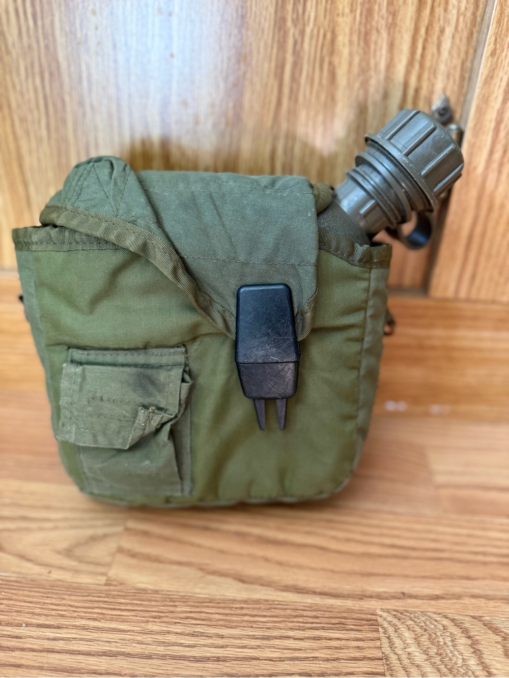 US Military 2 Qt Canteen With hard Bladder With Faux fur Lined Cover